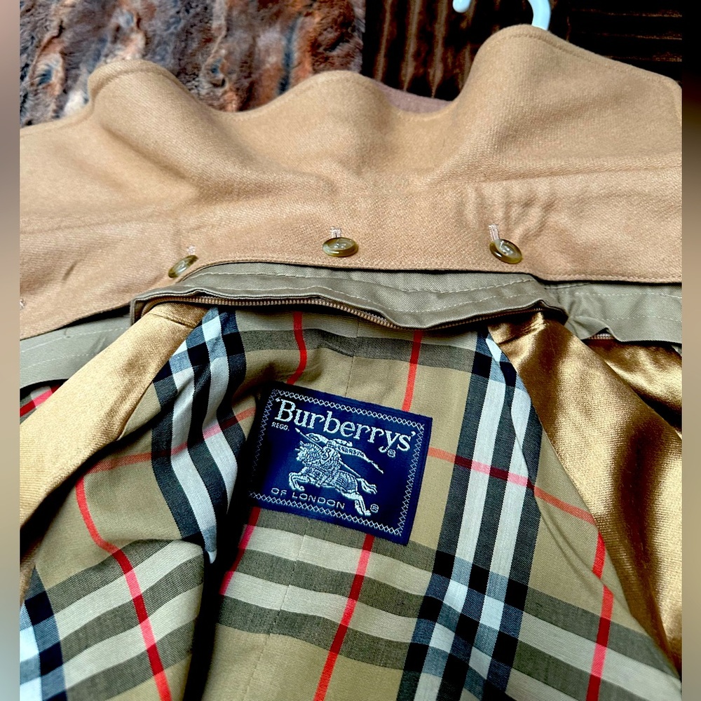 Authe Burberry Trenchcoat